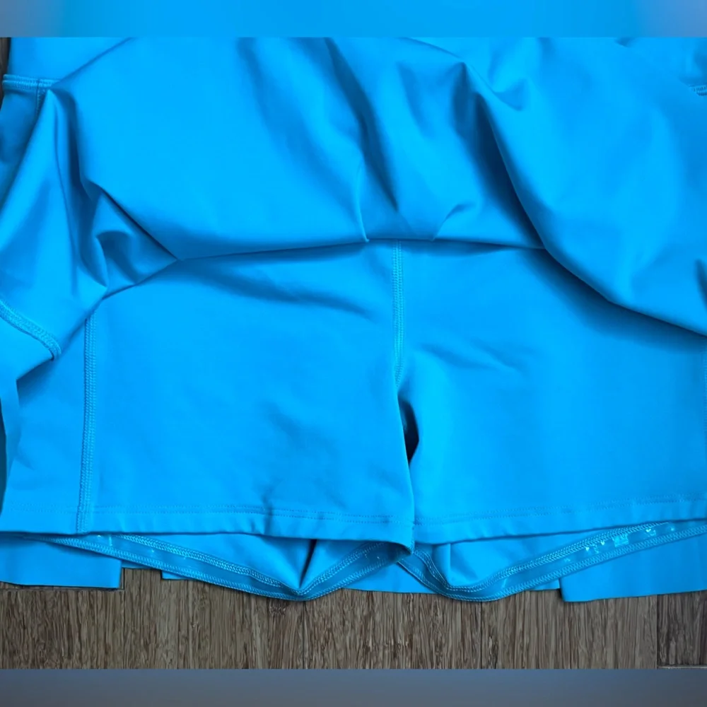 Athleta aqua tennis skort size Medium. 1096 - Picture 2 of 4